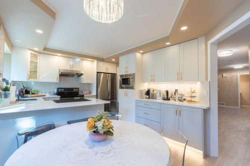 9564 Thomas Drive, Richmond, BC 