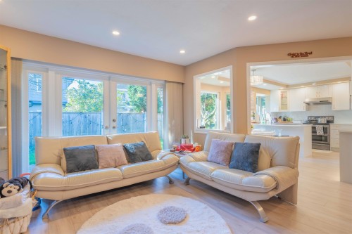 9564 Thomas Drive, Richmond, BC 