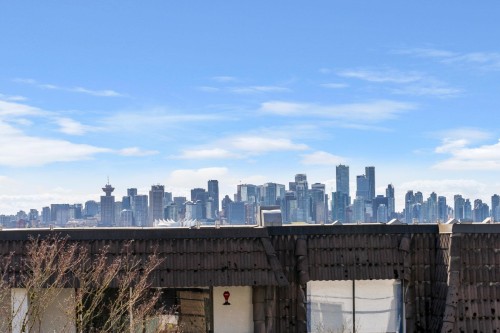 201-225 3rd Street W North Vancouver, BC V7M 1E9