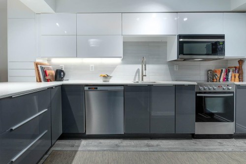 102-3981 Fraser Street  Vancouver, BC V5V 4E5