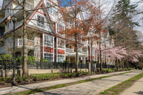 204-6833 Village Green  Burnaby, BC V5E 4M1