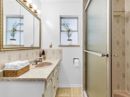 583 18Th Avenue W, Vancouver, BC 