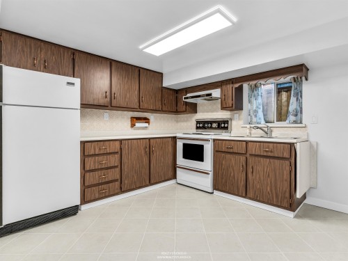 583 18Th Avenue W, Vancouver, BC 