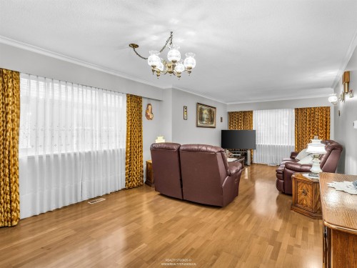 583 18Th Avenue W, Vancouver, BC 