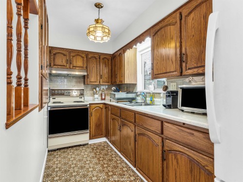 583 18Th Avenue W, Vancouver, BC 