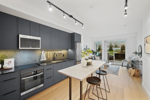 205-3055 Murray Street  Port Moody, BC V3H 1X3