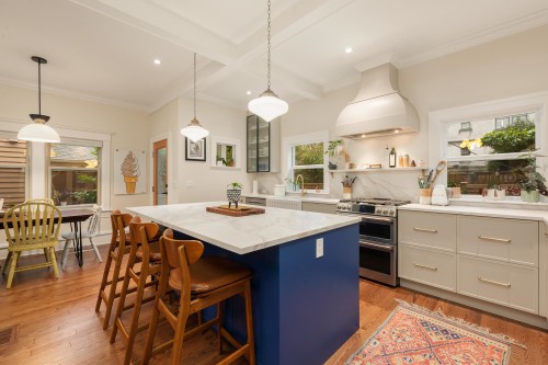 170 10Th Avenue W, Vancouver, BC 