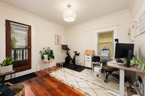 170 10Th Avenue W, Vancouver, BC 