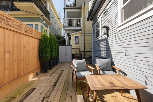 170 10Th Avenue W, Vancouver, BC 