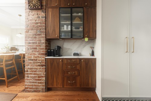 170 10Th Avenue W, Vancouver, BC 