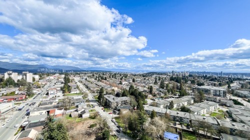 2108-7303 Noble Lane  Burnaby, BC V3N 0H2