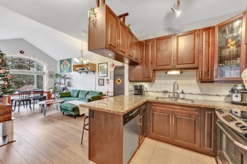 411-12525 190a Street  Pitt Meadows, BC V3Y 0E1