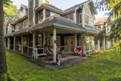 118-2960 29th Avenue E Vancouver, BC V5R 5Z5