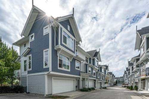 602-11295 Pazarena Place  Maple Ridge, BC V2X 4K9