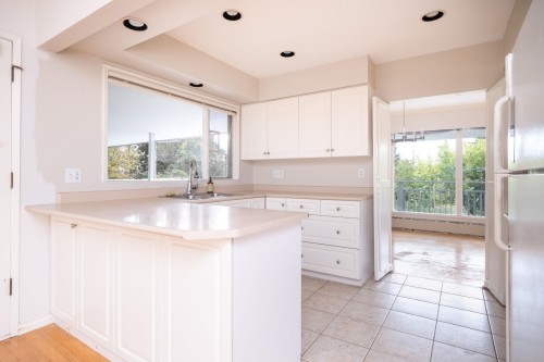 775 Southborough Drive, West Vancouver, BC 