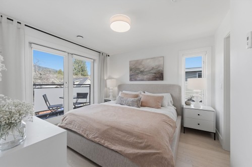 212 18Th Street E, North Vancouver, BC 