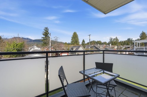 212 18Th Street E, North Vancouver, BC 