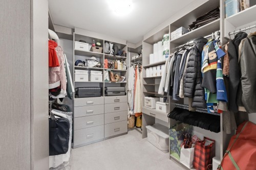 212 18Th Street E, North Vancouver, BC 