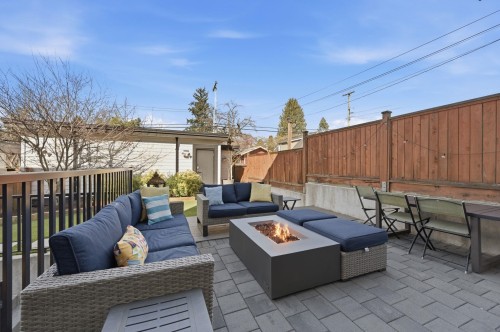 212 18Th Street E, North Vancouver, BC 