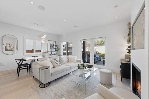 212 18Th Street E, North Vancouver, BC 