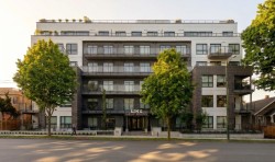 401-2268 Broadway Street E Vancouver, BC V5N 0L2