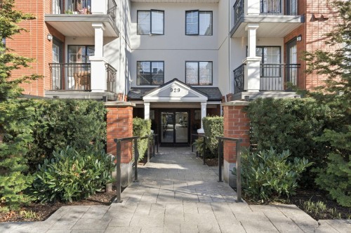 107-929 16th Avenue W Vancouver, BC V5Z 1T3