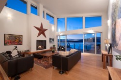 1670 Whitesails Drive Bowen Island, BC V0N 1G2