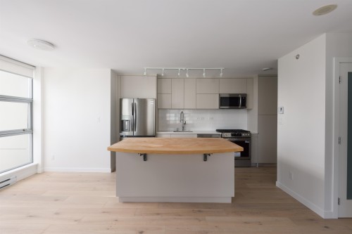 1403-989 Beatty Street  Vancouver, BC V6Z 3C2