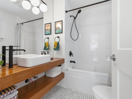 2224 Victoria Drive, Vancouver, BC 