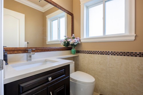 7851 Canada Way, Burnaby, BC 