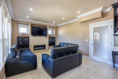 7851 Canada Way, Burnaby, BC 