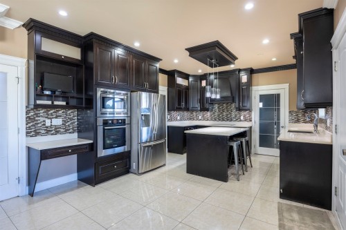 7851 Canada Way, Burnaby, BC 