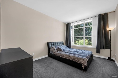 Th16-8677 Capstan Way, Richmond, BC 