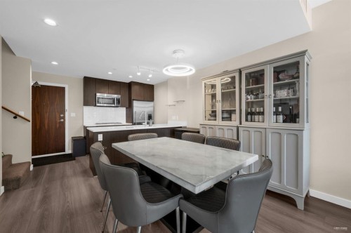 Th16-8677 Capstan Way, Richmond, BC 