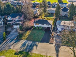1640 Spray Avenue  Coquitlam, BC V3J 5Y6