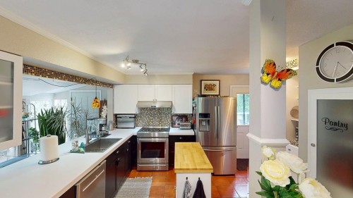 7781 Hart Road, Halfmoon Bay, BC 