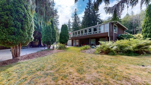 7781 Hart Road, Halfmoon Bay, BC 