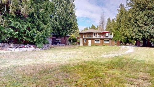 7781 Hart Road, Halfmoon Bay, BC 