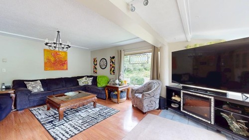 7781 Hart Road, Halfmoon Bay, BC 