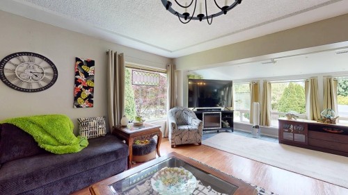 7781 Hart Road, Halfmoon Bay, BC 