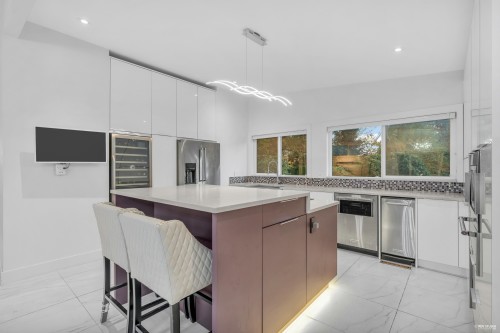 475 Newlands Road, West Vancouver, BC 
