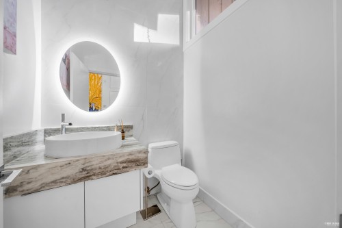 475 Newlands Road, West Vancouver, BC 