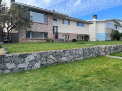 1743 Taralawn Court  Burnaby, BC V5B 3H4