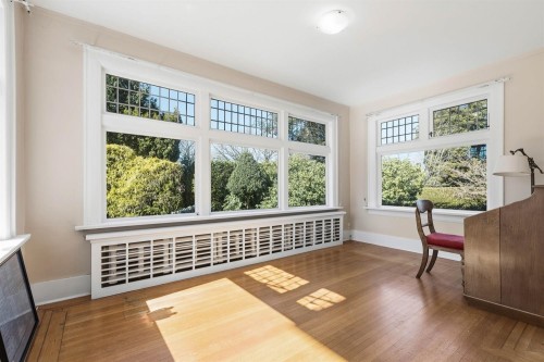 1570 36Th Avenue W, Vancouver, BC 