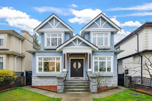 6830 Vivian Street, Vancouver, BC 
