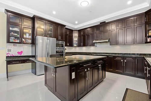 6830 Vivian Street, Vancouver, BC 