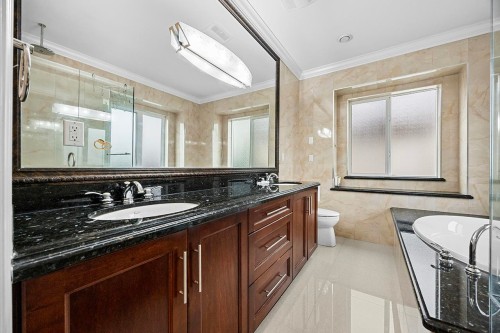 6830 Vivian Street, Vancouver, BC 