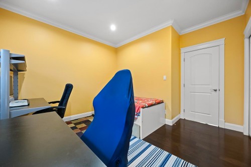 6830 Vivian Street, Vancouver, BC 
