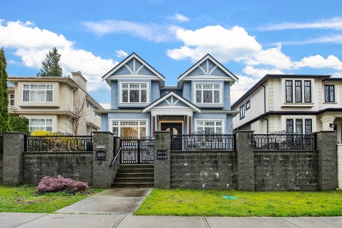 6830 Vivian Street, Vancouver, BC 