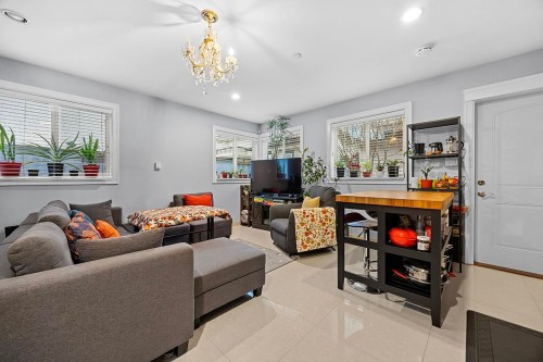 6830 Vivian Street, Vancouver, BC 